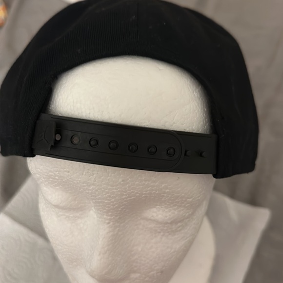 Jordan Mens Hat Black White Snapback Flat Brim Killer Bee Jumpman Wu Tang Cap - Picture 5 of 7